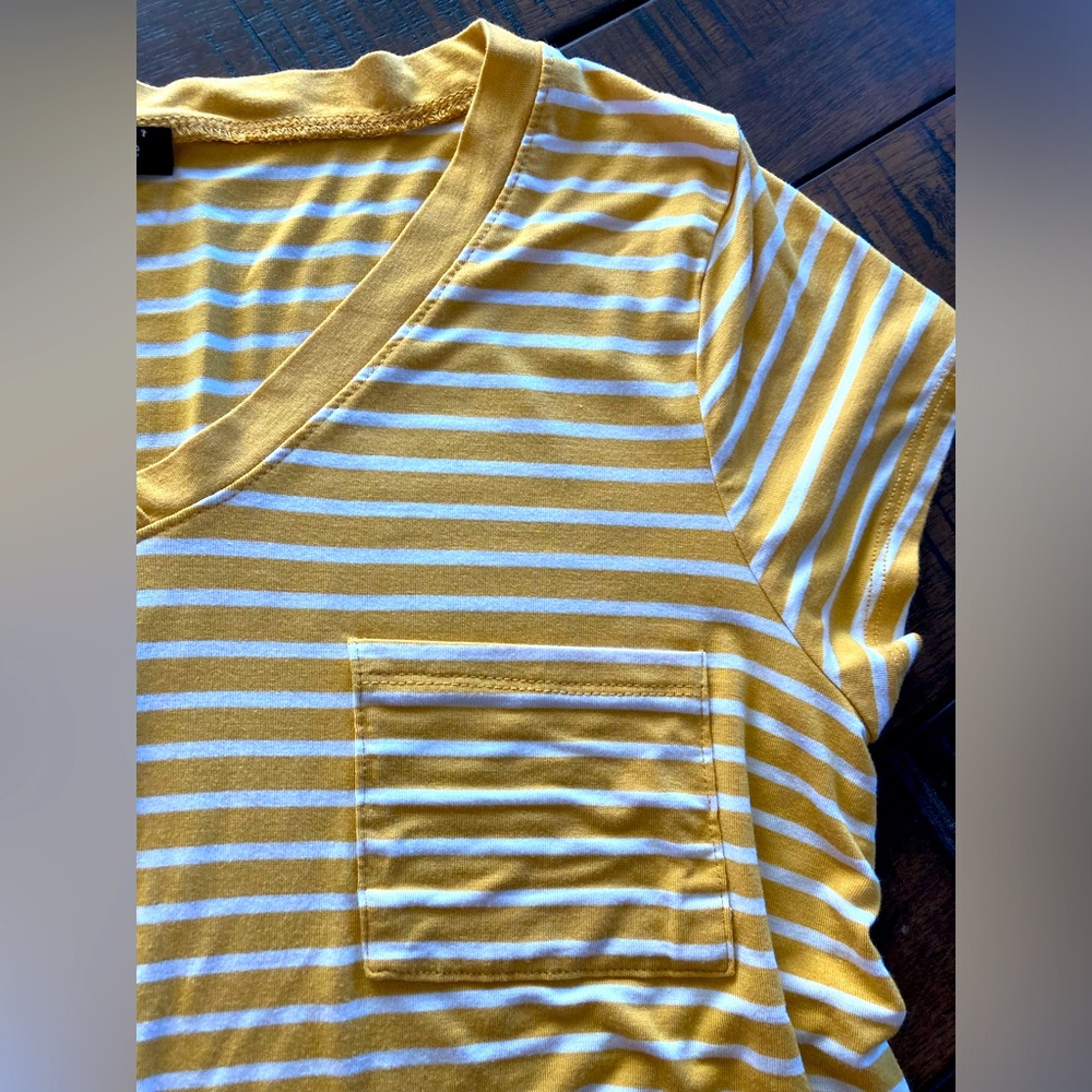 Cable and Gauge Yellow Striped Tee NWOT